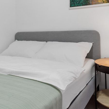 Central Town Cosy Apartment Bucharest Luaran gambar
