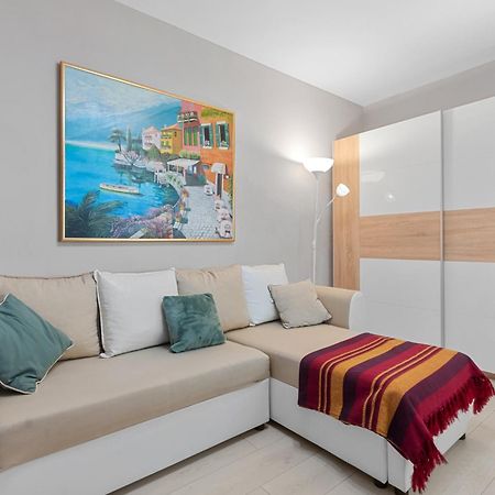 Central Town Cosy Apartment Bucharest Luaran gambar